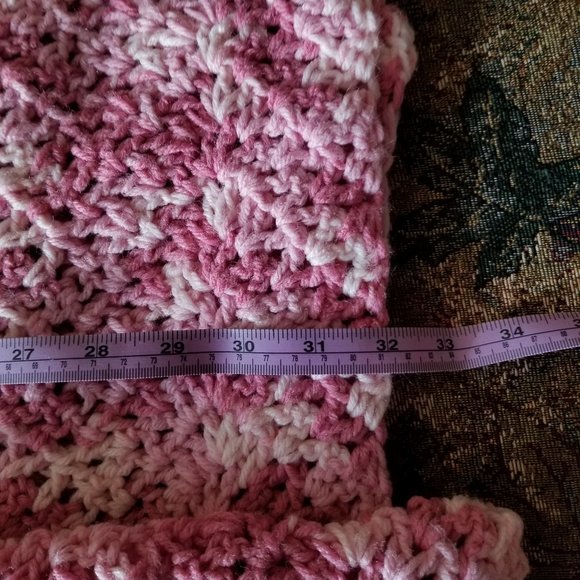 Crochet, lace pattern, scallope edge, pink afghan/throw/wrap/blanket, handmade - Picture 6 of 7